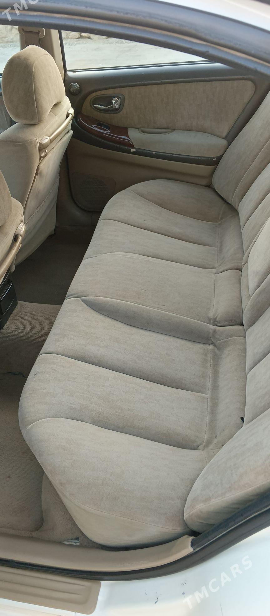 Nissan Maxima 2001 - 70 000 TMT - Бахарден - img 5