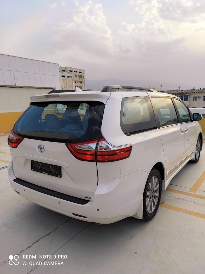 Toyota Sienna 2020 - 439 000 TMT - Мир 2 - img 5