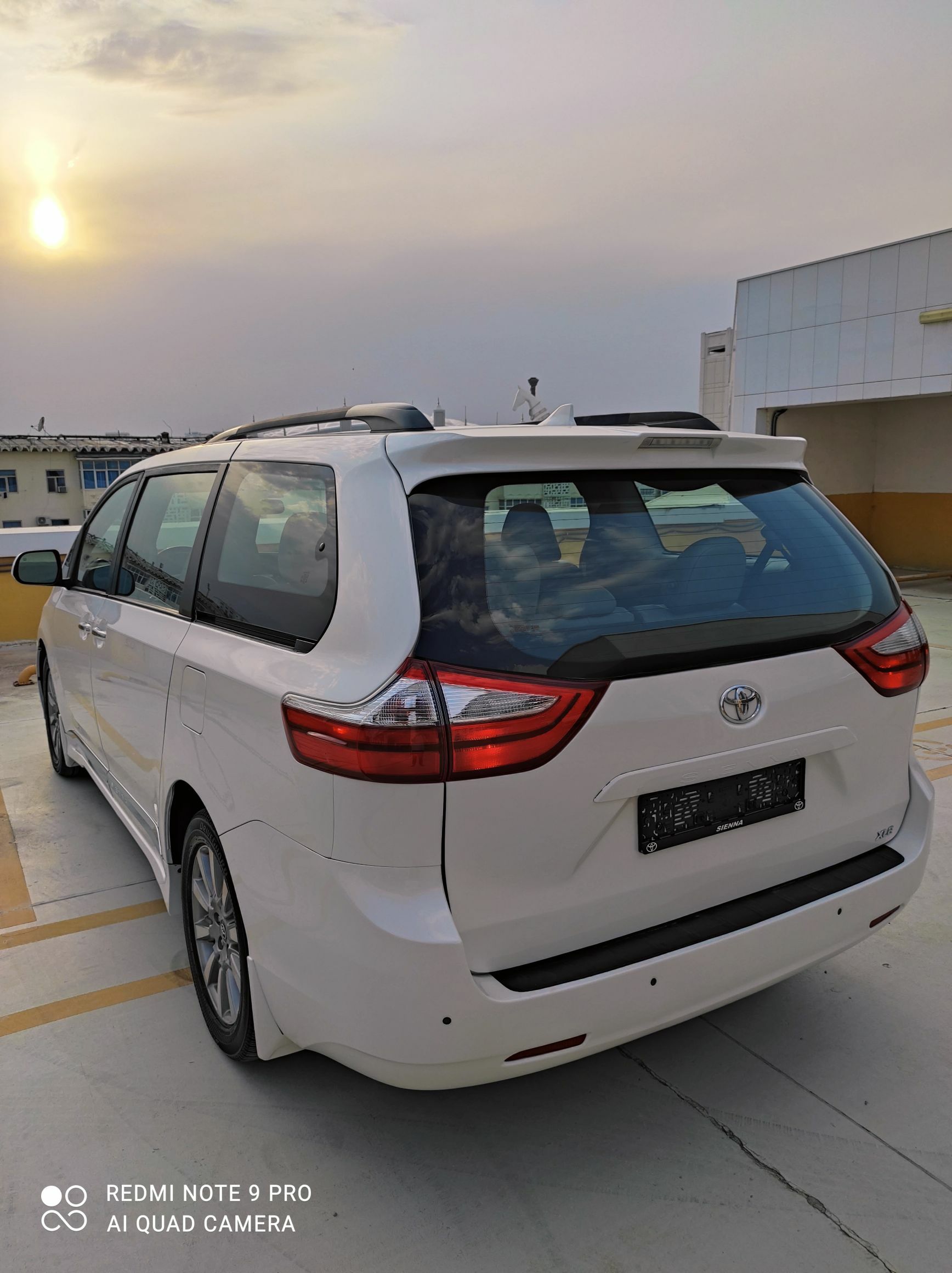 Toyota Sienna 2020 - 439 000 TMT - Мир 2 - img 6