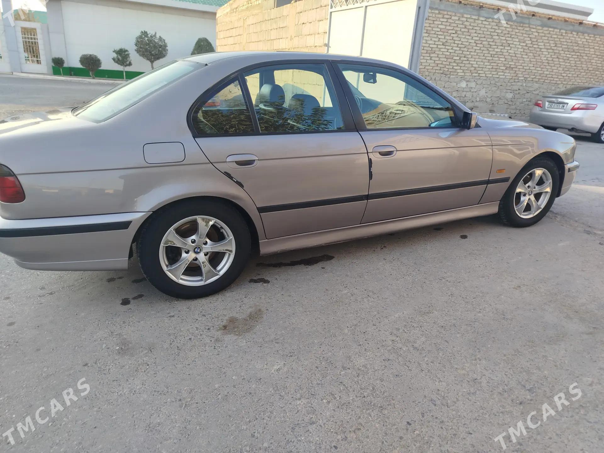 BMW E39 1996 - 85 000 TMT - Gyzylarbat - img 5