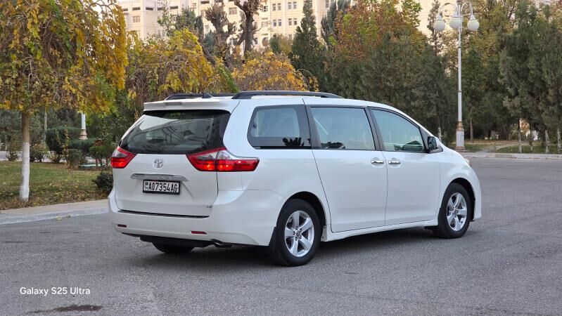 Toyota Sienna 2020 - 355 000 TMT - Ашхабад - img 4