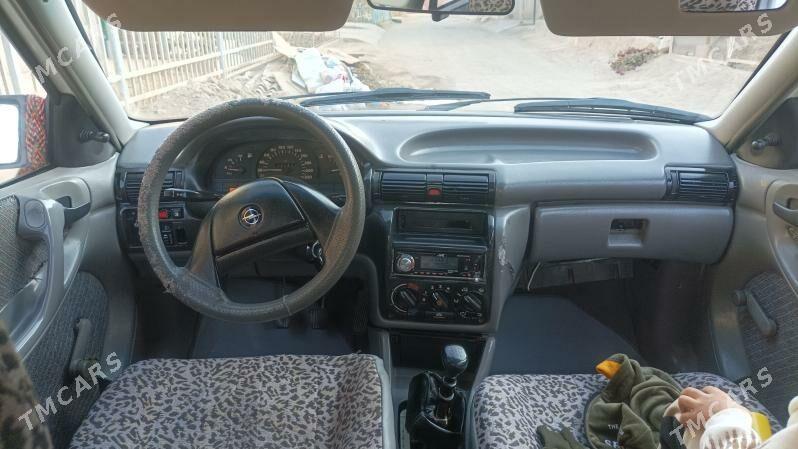 Opel Astra 1993 - 30 000 TMT - Daşoguz - img 4