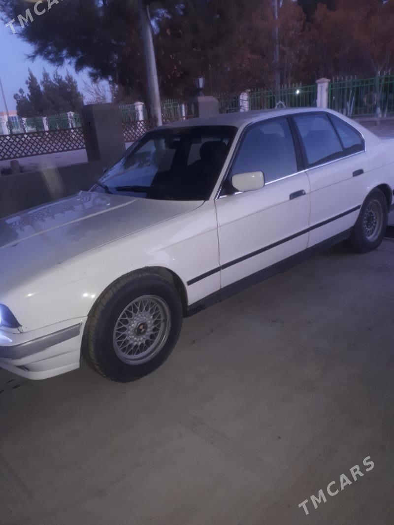 BMW 520 1989 - 34 000 TMT - Çärjew - img 1