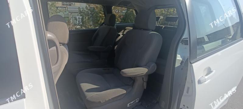 Toyota Sienna 2004 - 210 000 TMT - Мары - img 6