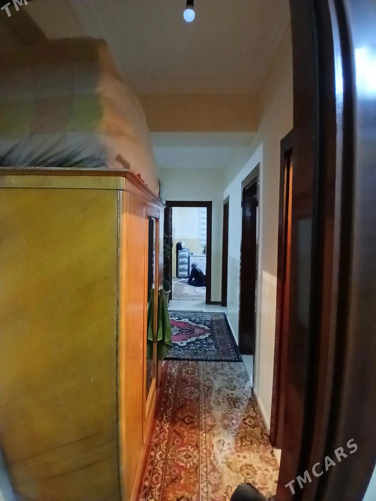 Satlyk 4/3 etajy 3kom 98m² - Köşi - img 4