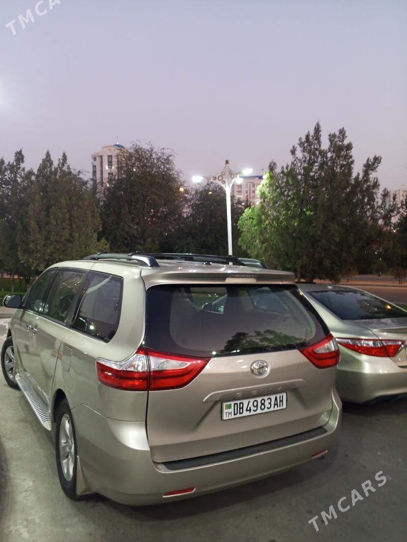 Toyota Sienna 2017 - 350 000 TMT - Ашхабад - img 4