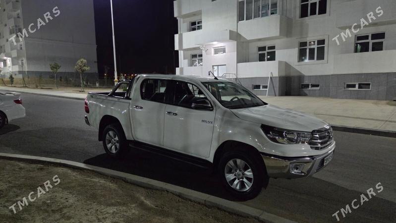 Toyota Hilux 2020 - 500 000 TMT - Aşgabat - img 3