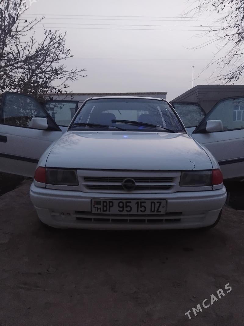 Opel Astra 1992 - 40 000 TMT - Гурбансолтан Едже - img 3