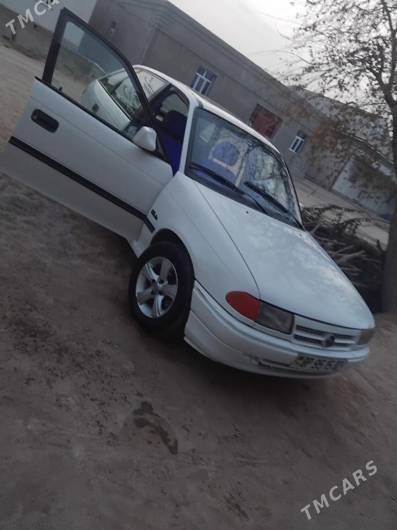 Opel Astra 1992 - 40 000 TMT - Гурбансолтан Едже - img 4