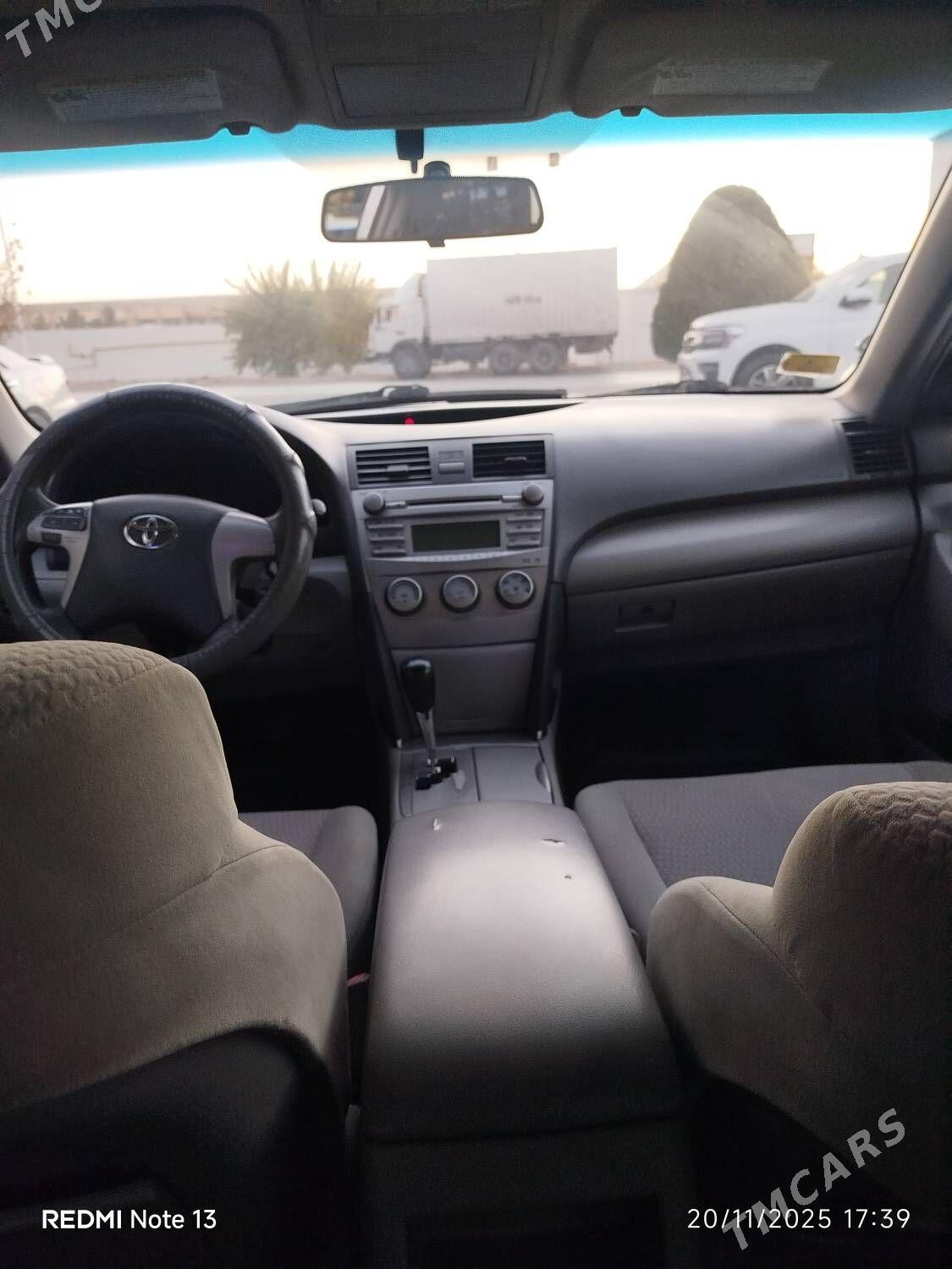 Toyota Camry 2011 - 200 000 TMT - Мары - img 5