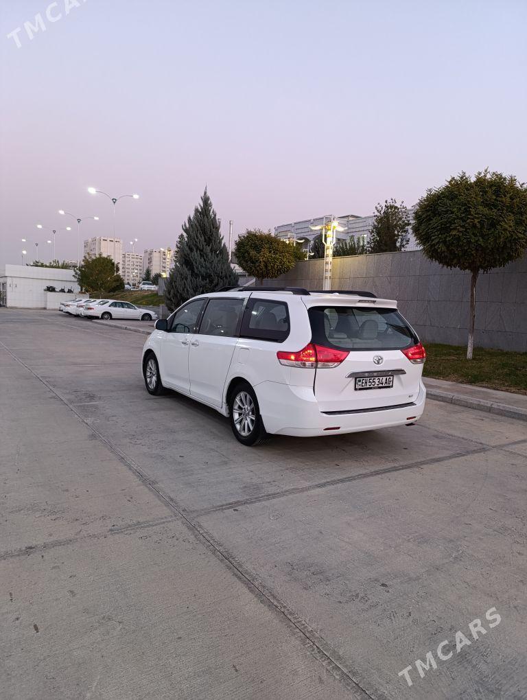 Toyota Sienna 2011 - 290 000 TMT - Ашхабад - img 2