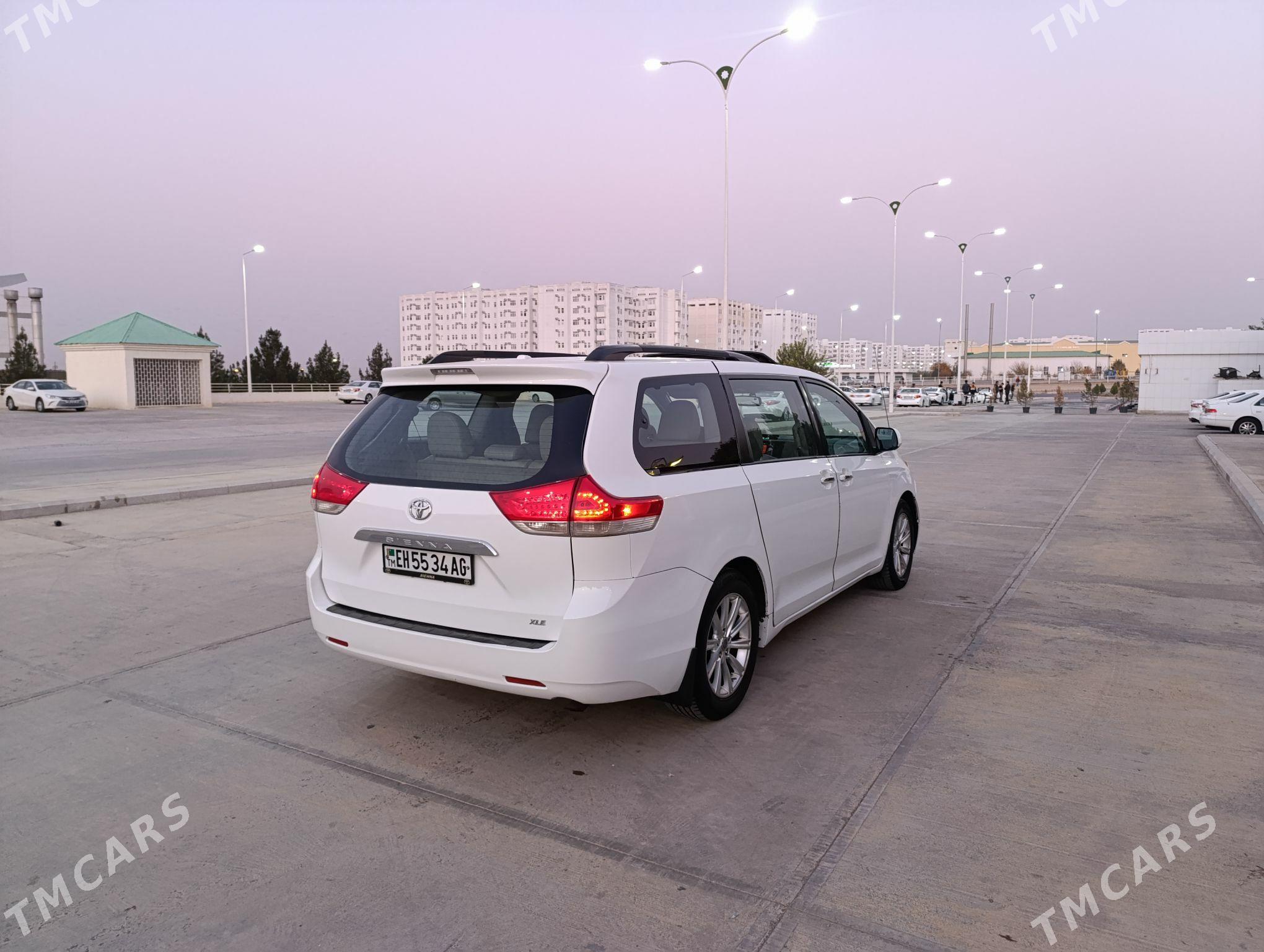 Toyota Sienna 2011 - 290 000 TMT - Ашхабад - img 6