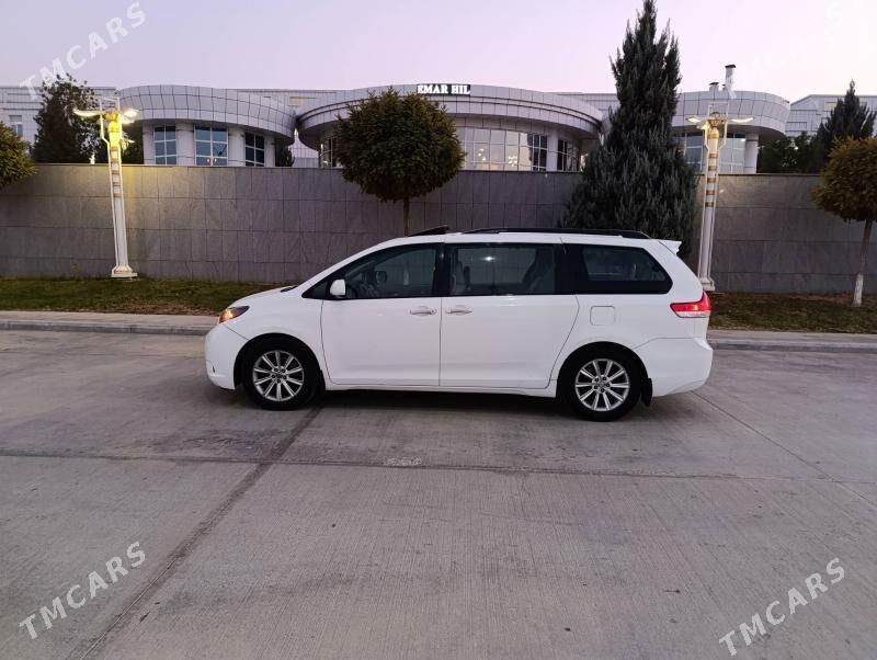 Toyota Sienna 2011 - 290 000 TMT - Ашхабад - img 4