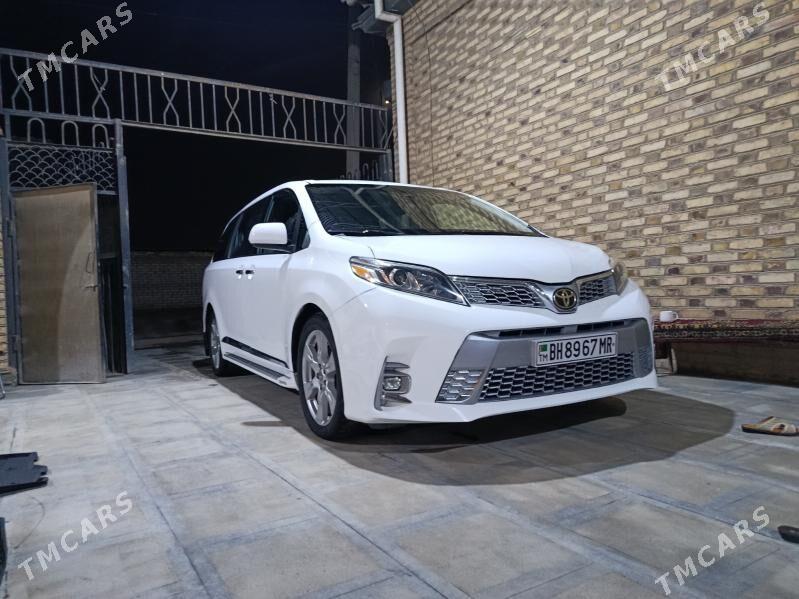 Toyota Sienna 2020 - 500 000 TMT - Мары - img 9