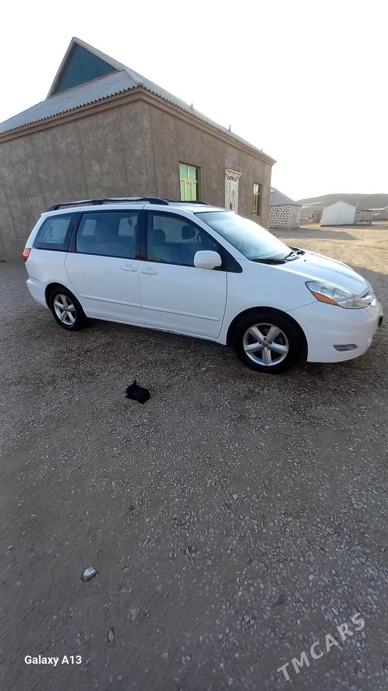 Toyota Sienna 2008 - 220 000 TMT - Эсенгулы - img 5