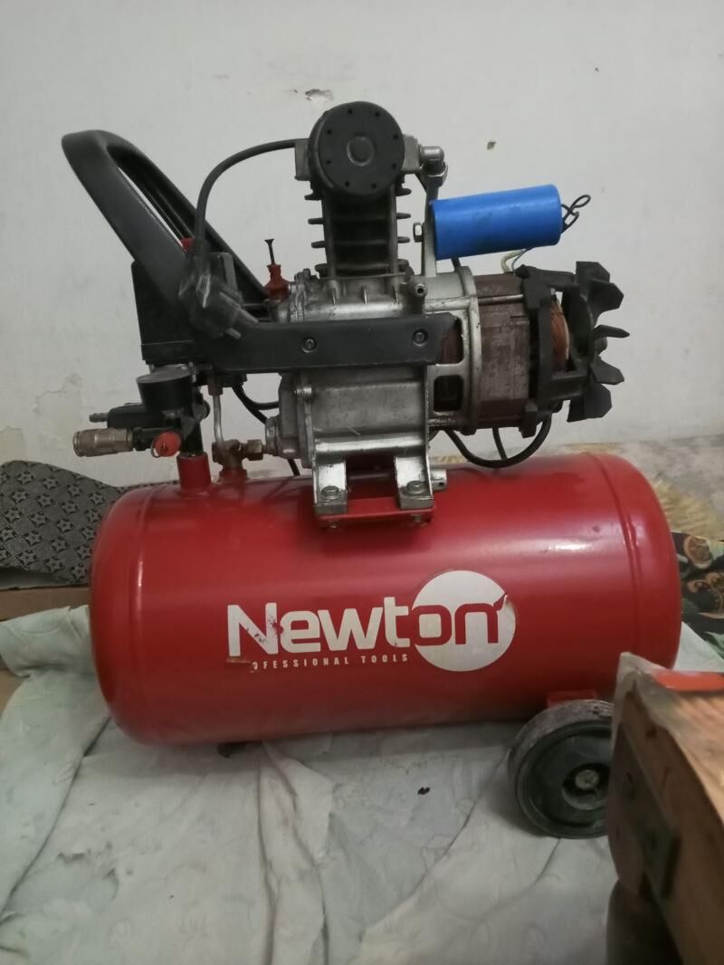 Kampresr 1 000 TMT - Гурбансолтан Едже - img 1