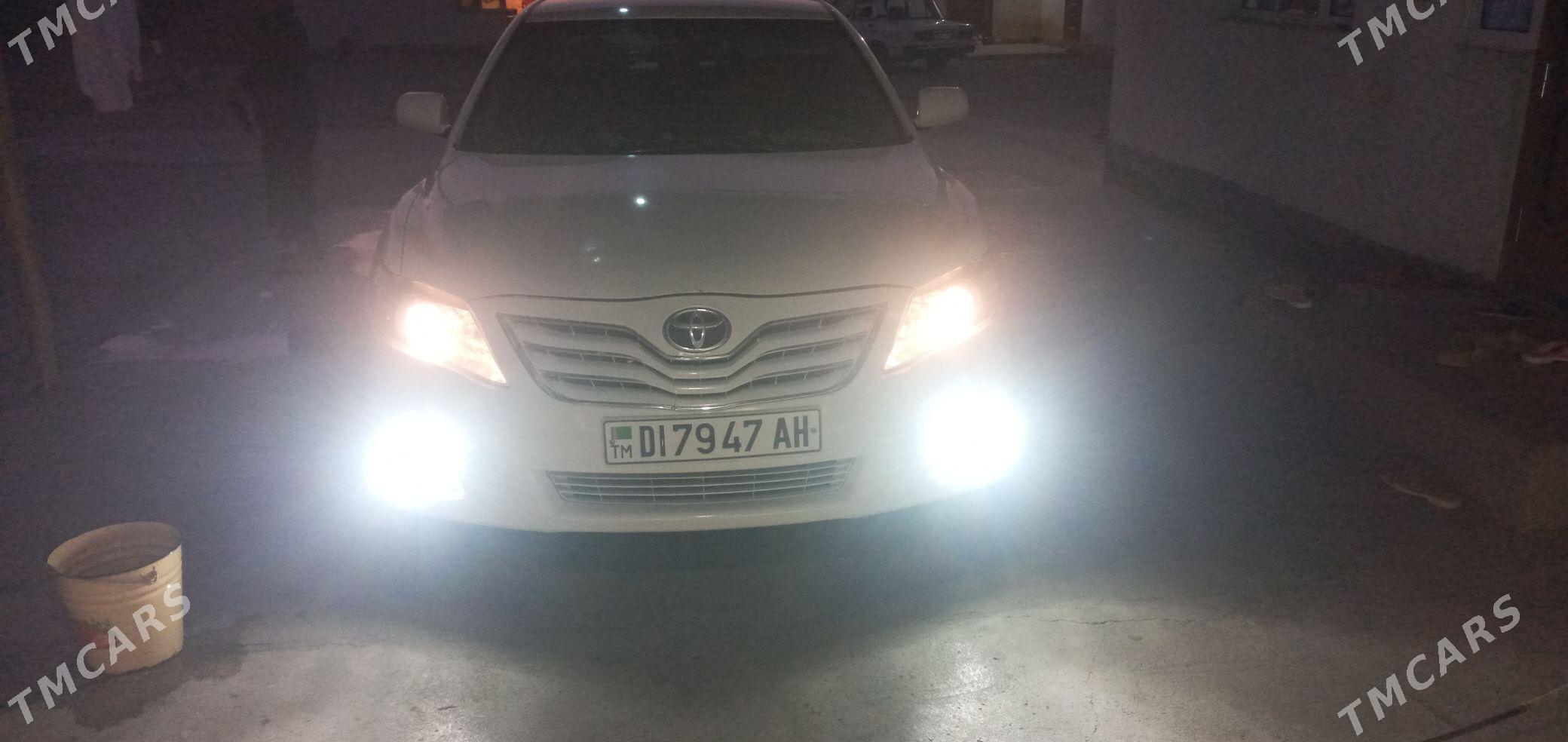 Toyota Camry 2011 - 160 000 TMT - Гёкдепе - img 1