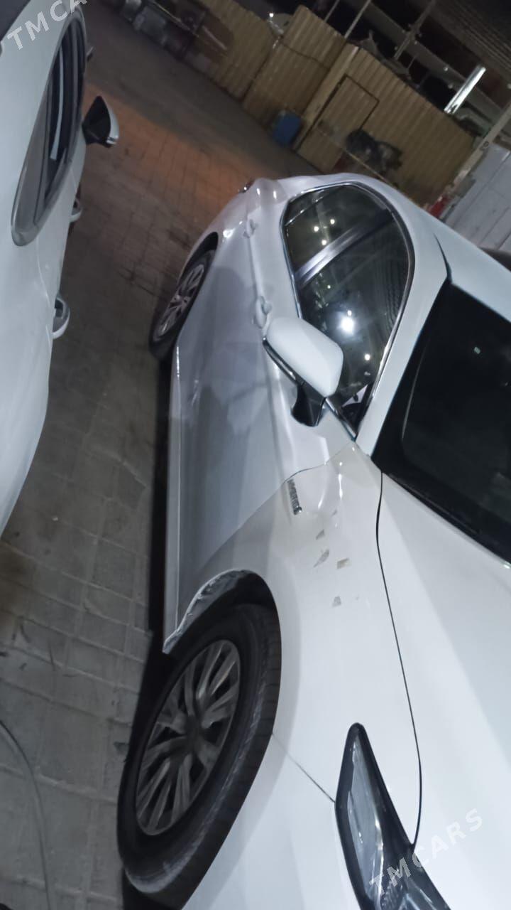 Toyota Camry Hybrid 2021 - 230 000 TMT - Мары - img 4