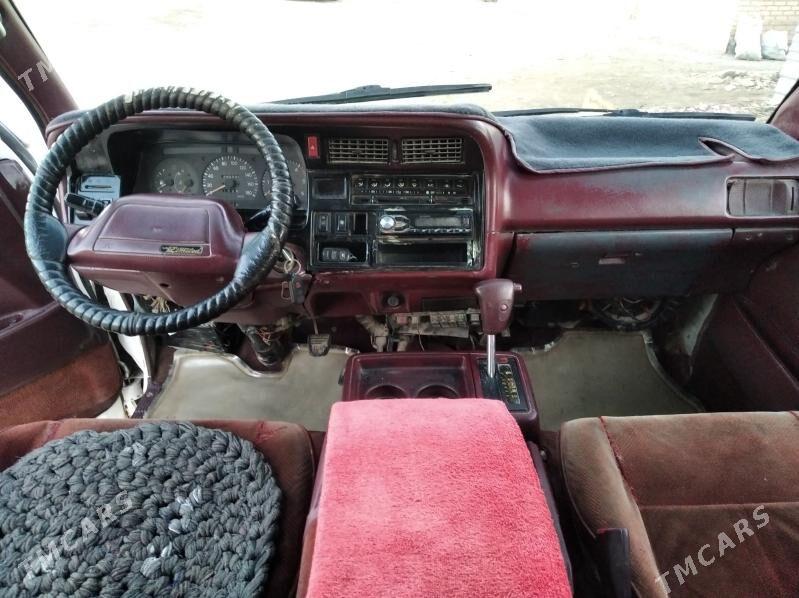 Toyota Hiace 1991 - 68 000 TMT - Сакарчага - img 3