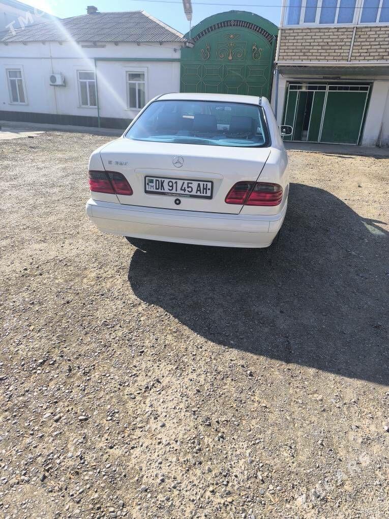 Mercedes-Benz E320 2002 - 140 000 TMT - Кака - img 4