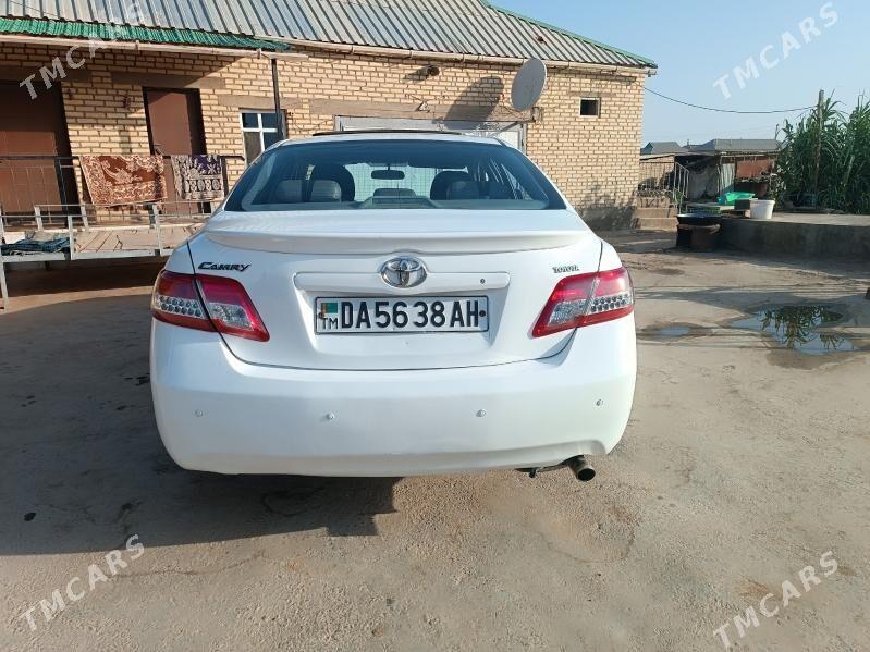 Toyota Camry 2010 - 127 000 TMT - Бабадайхан - img 2