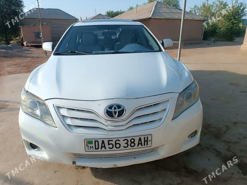 Toyota Camry 2010 - 127 000 TMT - Бабадайхан - img 4