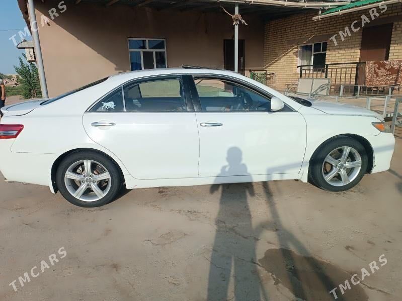 Toyota Camry 2010 - 127 000 TMT - Бабадайхан - img 3