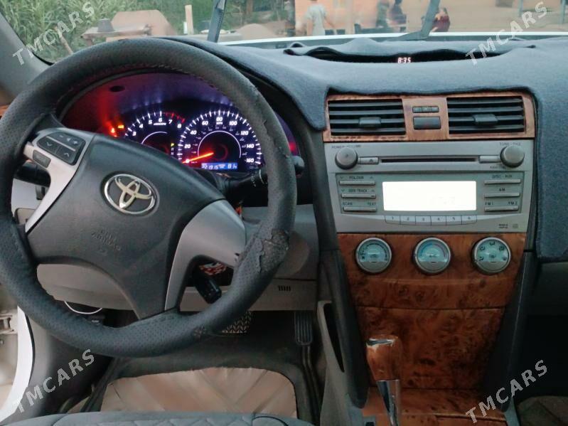 Toyota Camry 2010 - 127 000 TMT - Бабадайхан - img 5