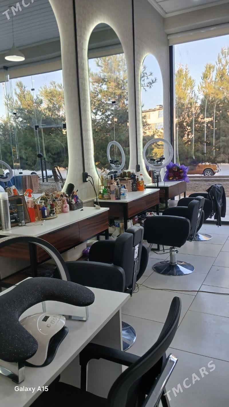 Salona isci gerek - Çärjew - img 1