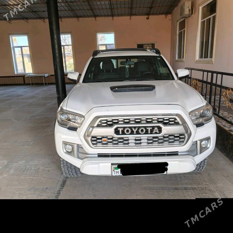 Toyota Tacoma 2017 - 380 000 TMT - Dänew - img 1