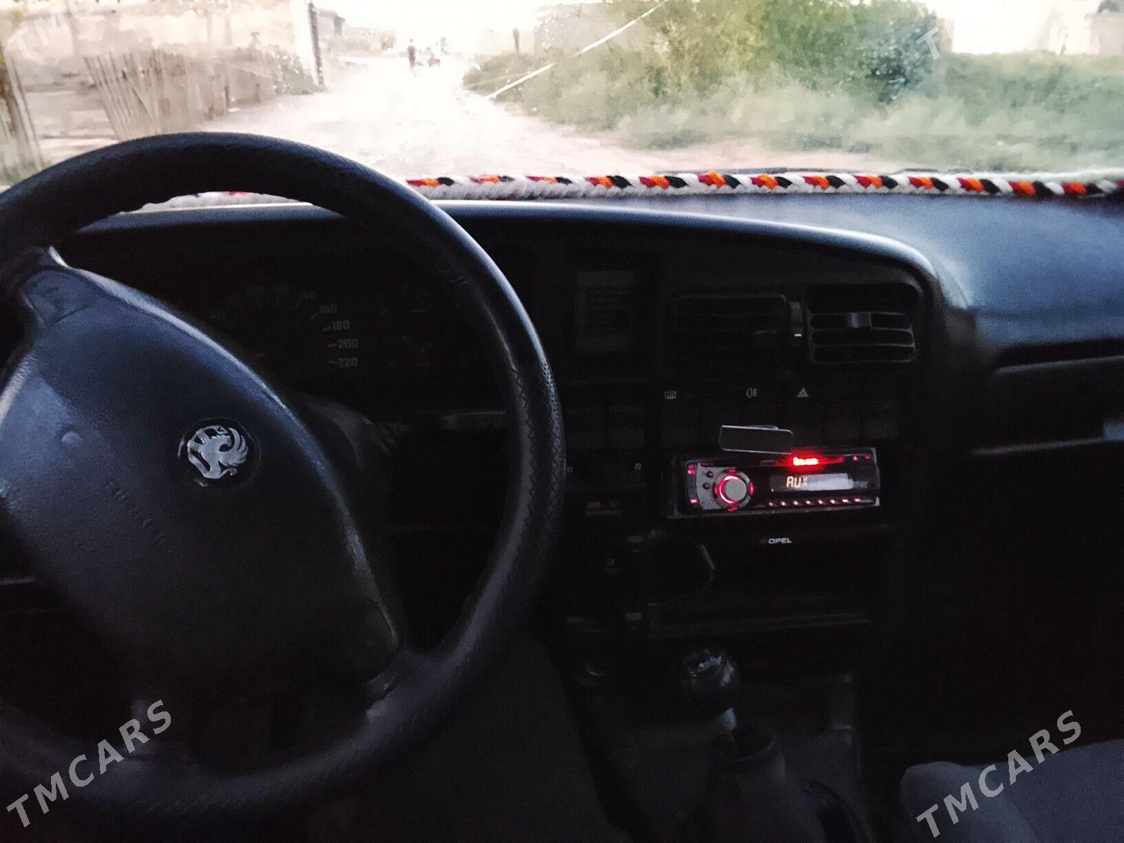 Opel Omega 1992 - 15 000 TMT - Boldumsaz - img 8