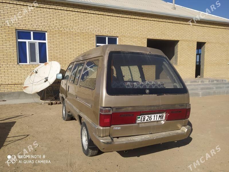 Toyota Town Ace 1990 - 26 000 TMT - Мары - img 5