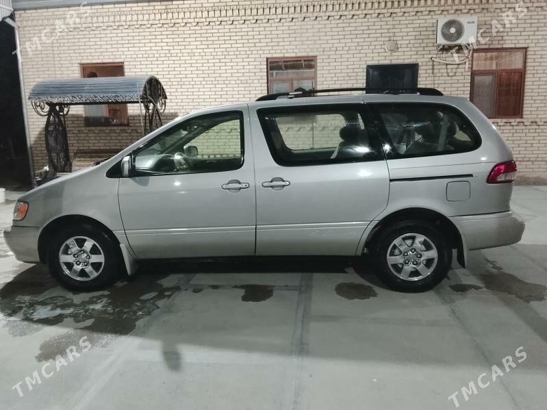 Toyota Sienna 2003 - 175 000 TMT - Байрамали - img 4