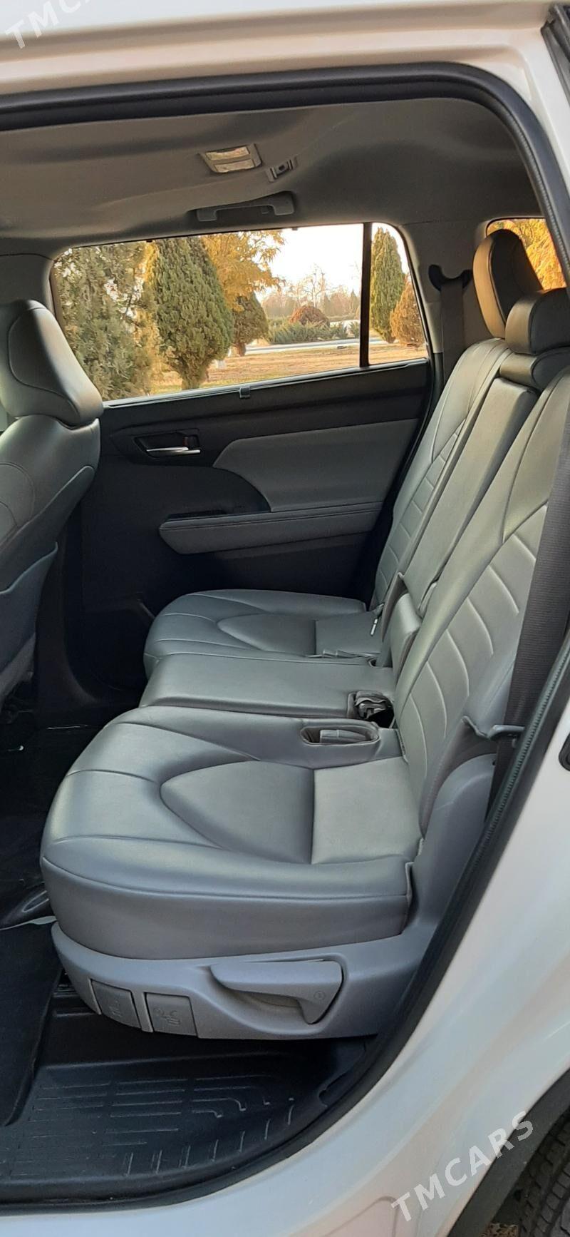 Toyota Highlander 2022 - 620 000 TMT - Дашогуз - img 5