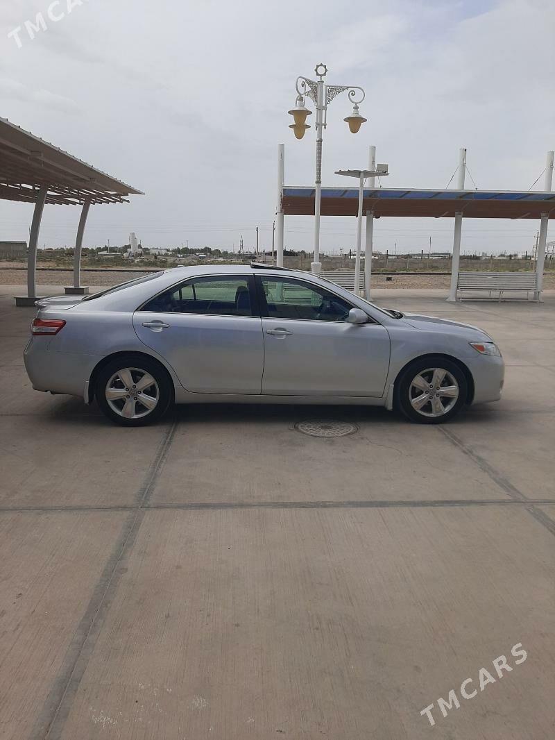 Toyota Camry 2010 - 200 000 TMT - Балканабат - img 3