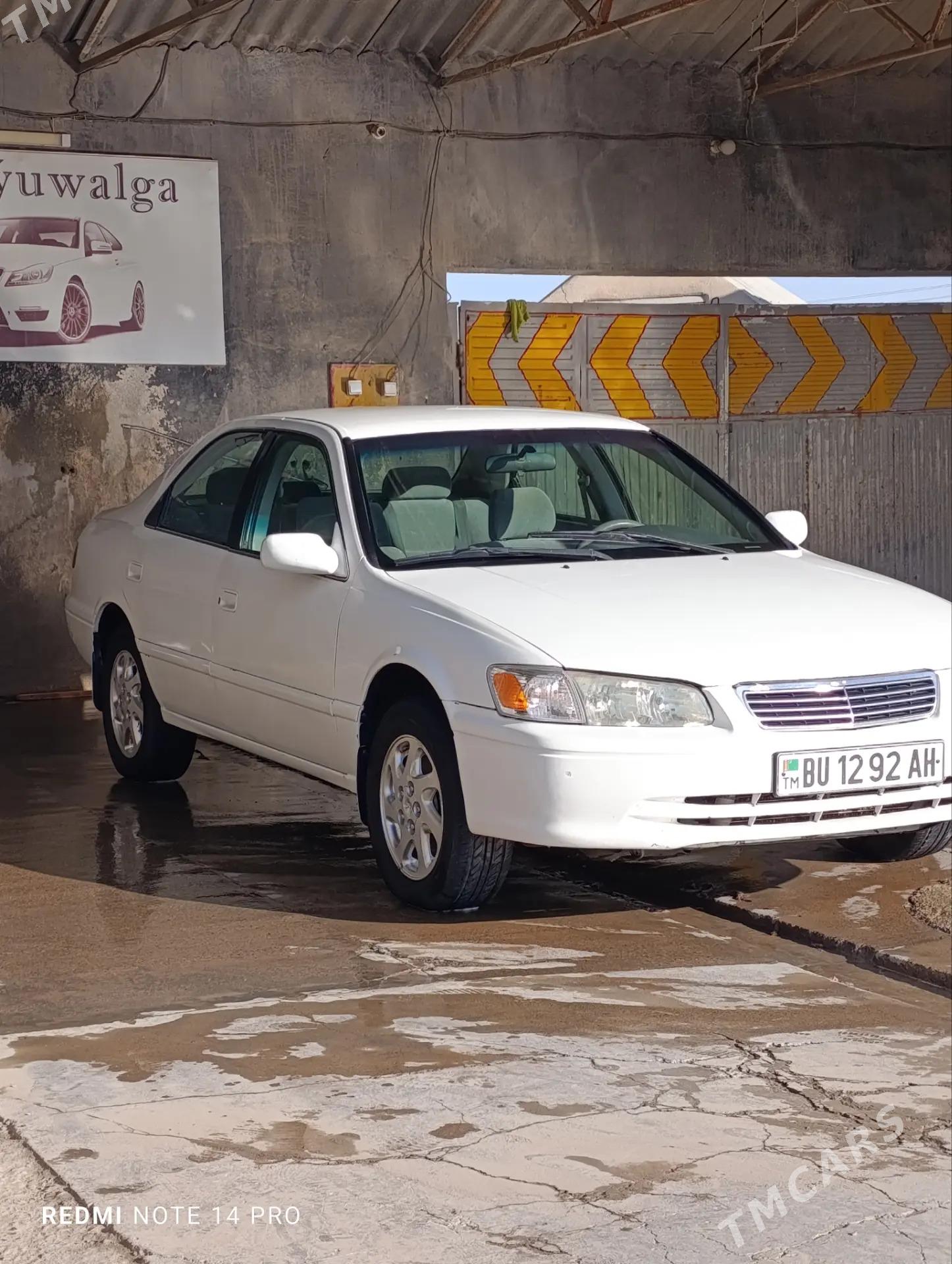 Toyota Camry 2001 - 130 000 TMT - Кака - img 3