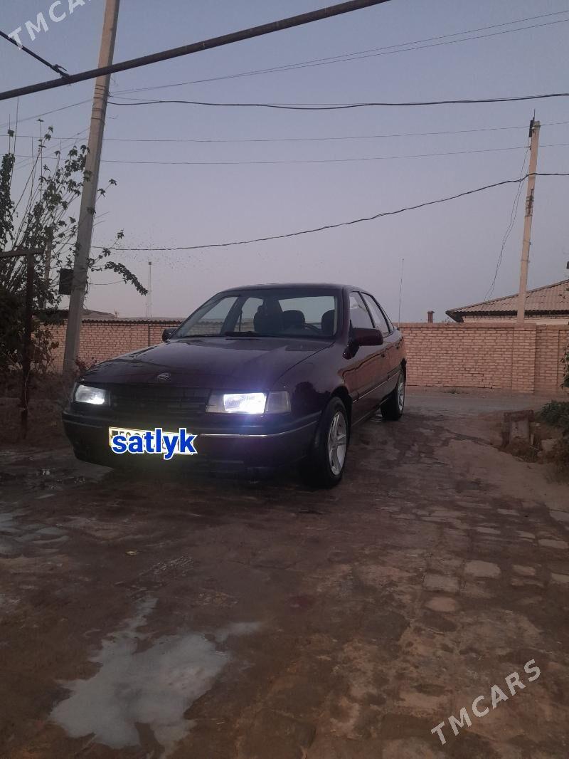 Opel Vectra 1990 - 40 000 TMT - Mary - img 1