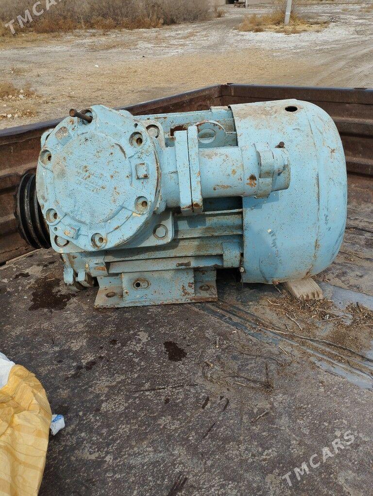 MTZ T-28 1993 - 75 000 TMT - Губадаг - img 7