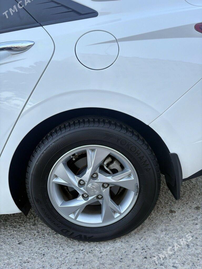 Hyundai Elantra 2021 - 225 000 TMT - Aşgabat - img 4