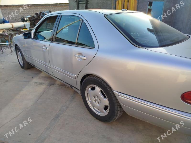 Mercedes-Benz E420 1996 - 100 000 TMT - Мары - img 2