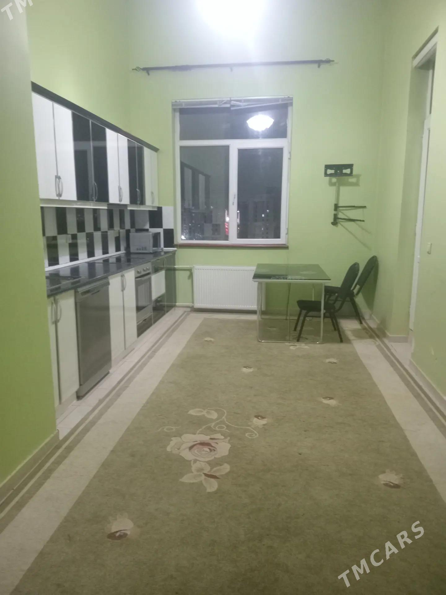 Arenda jagý Sawetski elitka - Sowetskiý köç. (Garaşsyzlyk şaýoly) - img 1