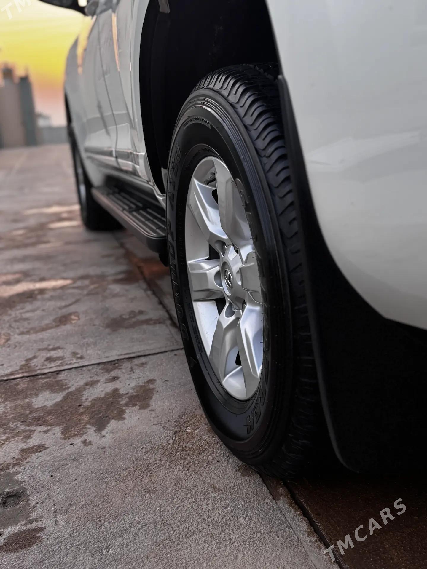 Toyota Land Cruiser 2013 - 630 000 TMT - Balkanabat - img 3