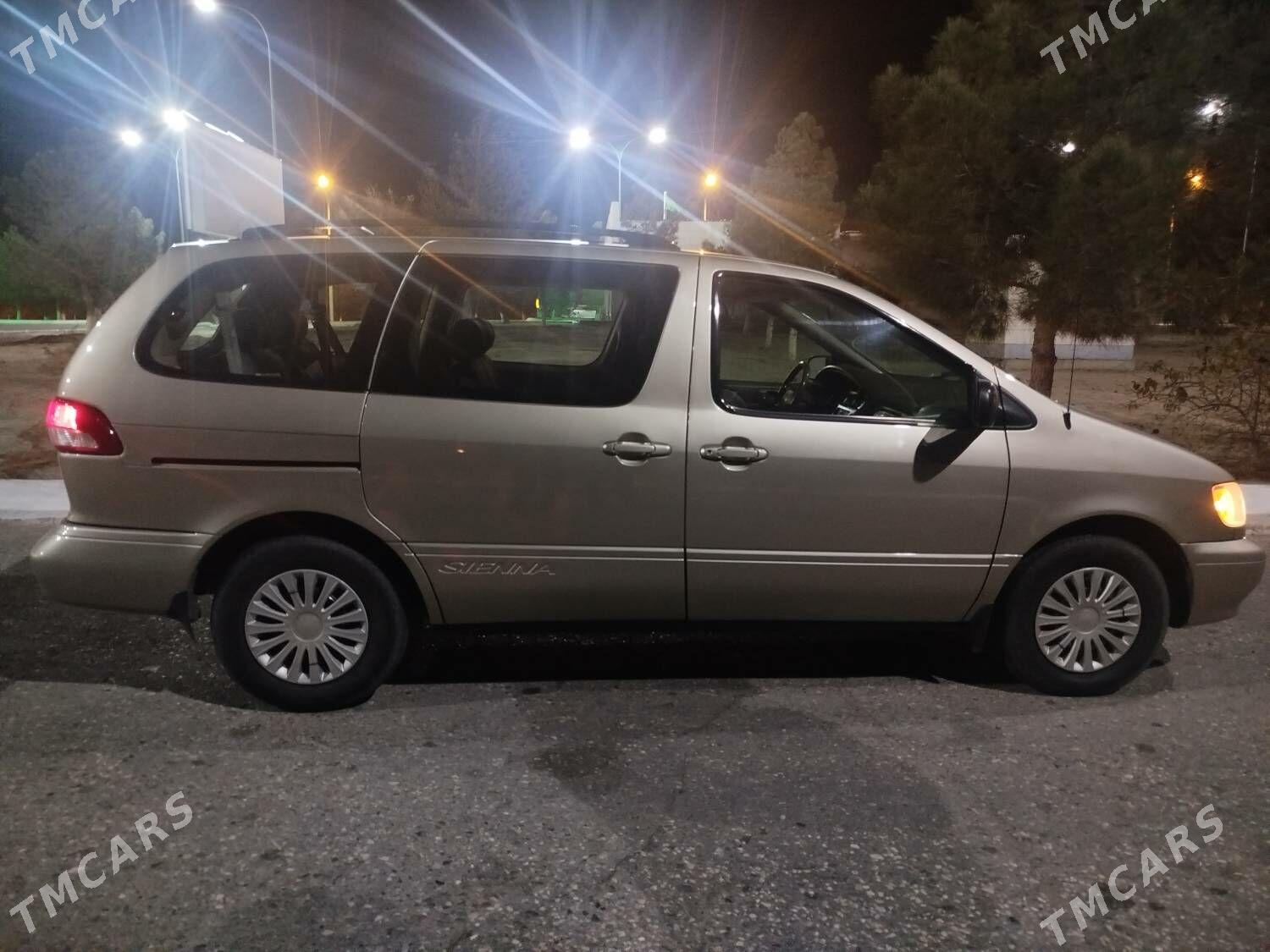 Toyota Sienna 2002 - 170 000 TMT - Türkmenbaşy - img 6