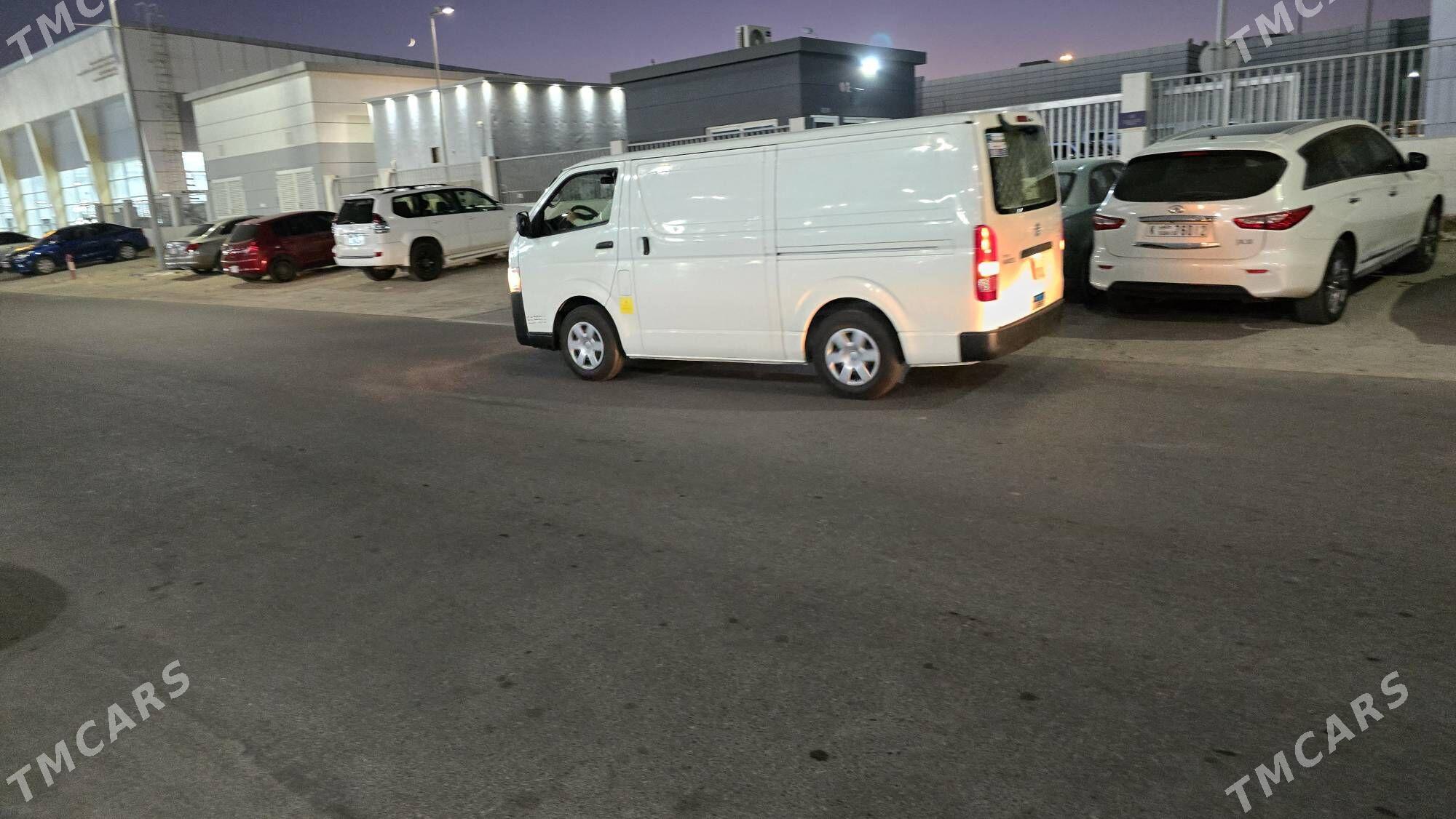 Toyota Hiace 2021 - 420 000 TMT - Türkmenbaşy etr. - img 5