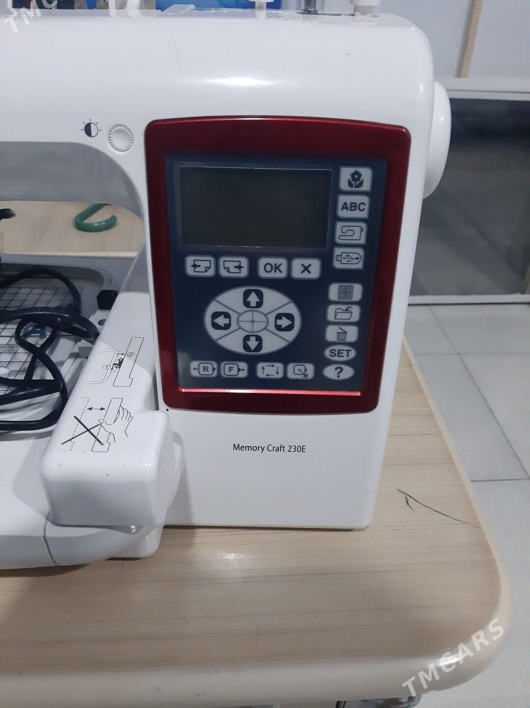 janome E 230 gyzyl ekran - Mary - img 1