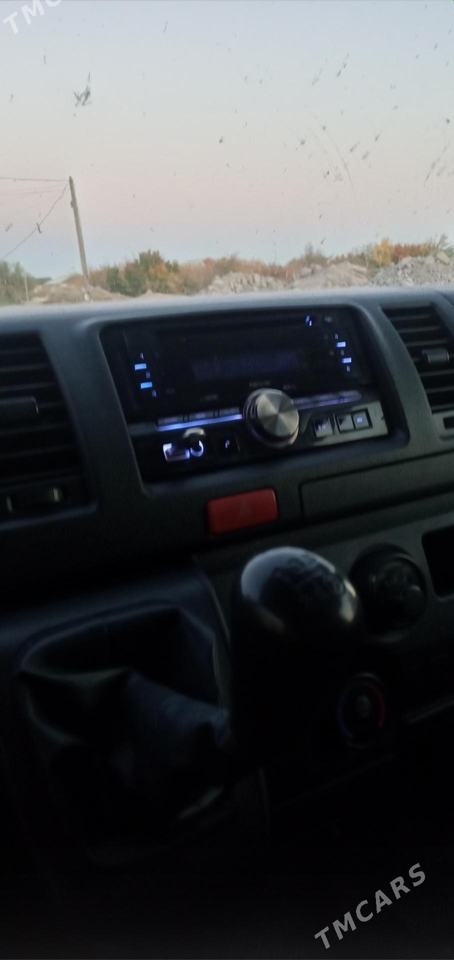 Toyota Hiace 2021 - 420 000 TMT - Türkmenbaşy etr. - img 4