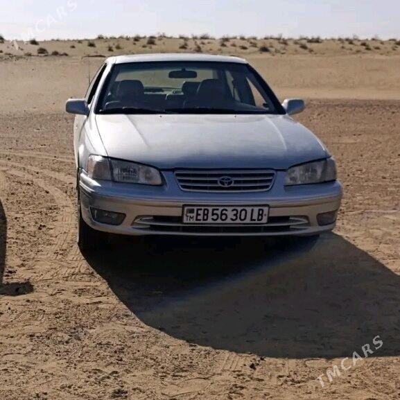 Toyota Camry 2000 - 145 000 TMT - Darganata - img 1