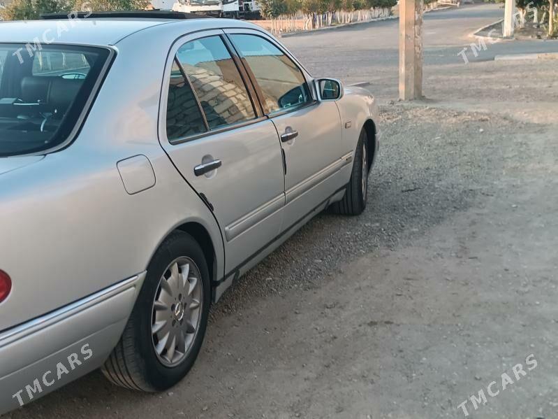 Mercedes-Benz E320 1997 - 85 000 TMT - Туркменбаши - img 3