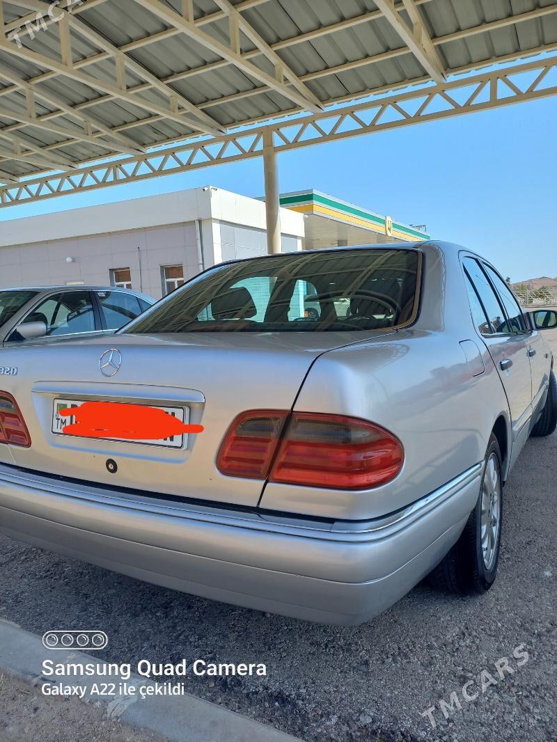 Mercedes-Benz E320 1997 - 85 000 TMT - Туркменбаши - img 4