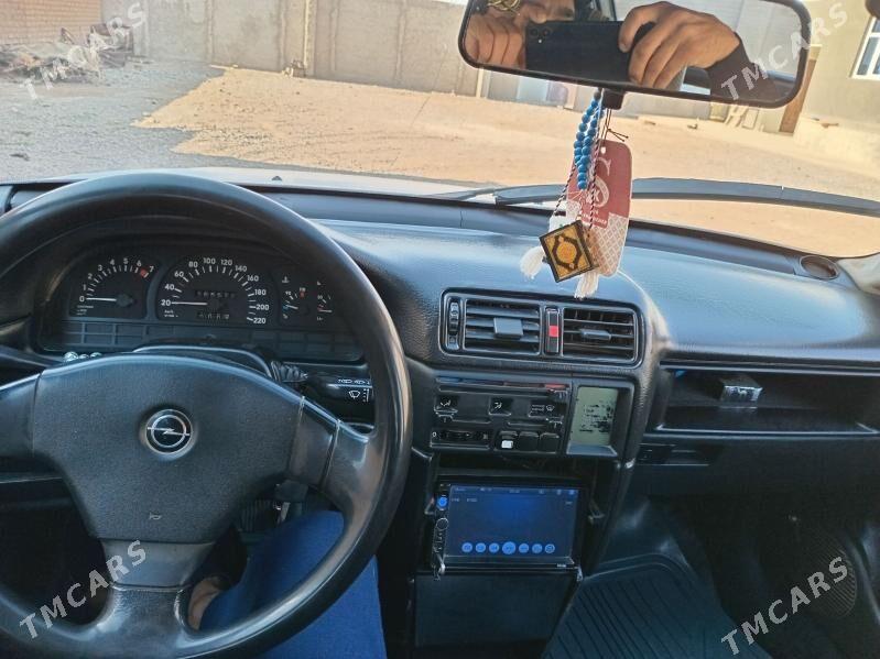 Opel Vectra 1990 - 25 000 TMT - Серахс - img 1